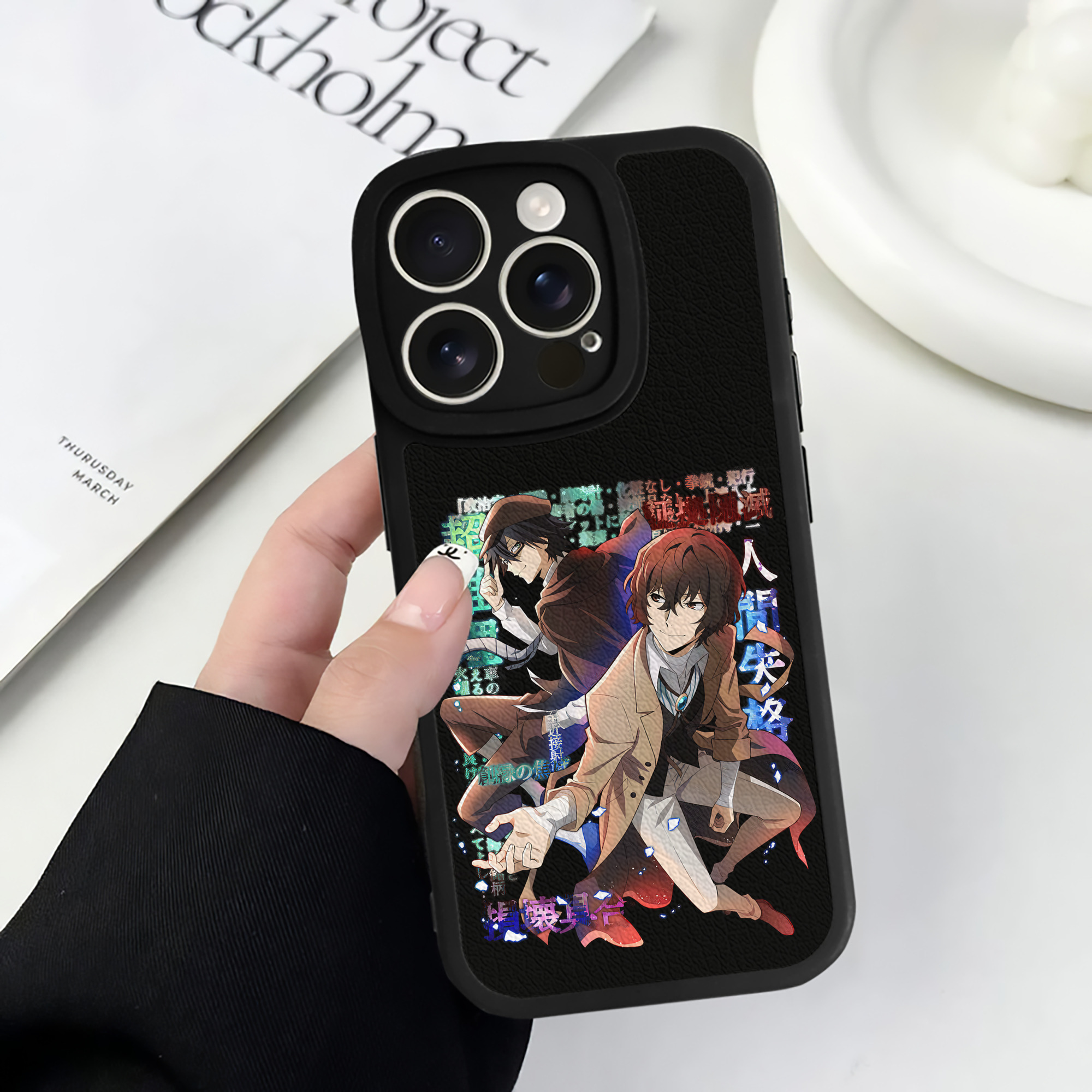 （画像用） 文豪ストレイドッグス Bungo Stray Dogs 【iPhone 16シリーズ対応】シリコンスマホケース（レザー調） 材質：シリコン
